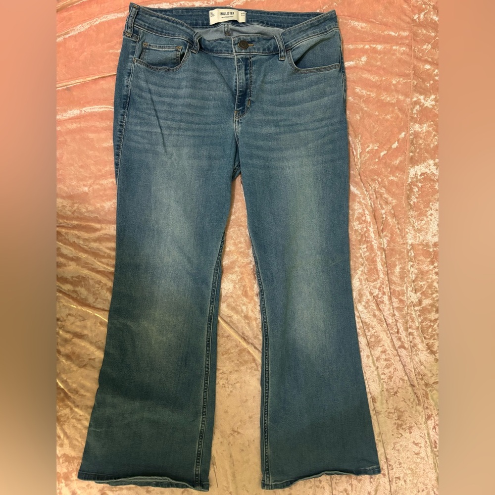 Hollister Mid-Rise Bootcut 14s